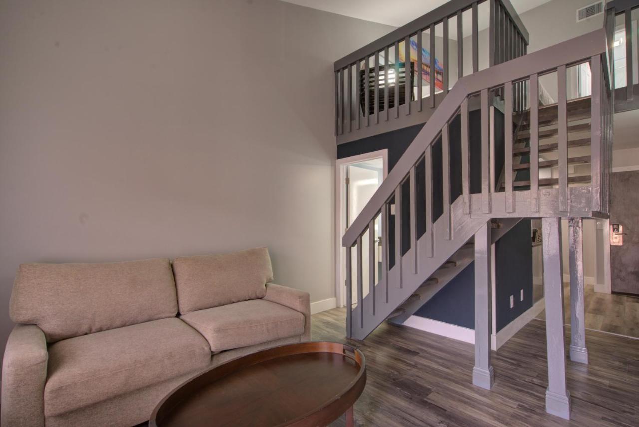 Clarion Pointe Tampa-Brandon Near Fairgrounds And Casino Hotel Mango Exterior photo