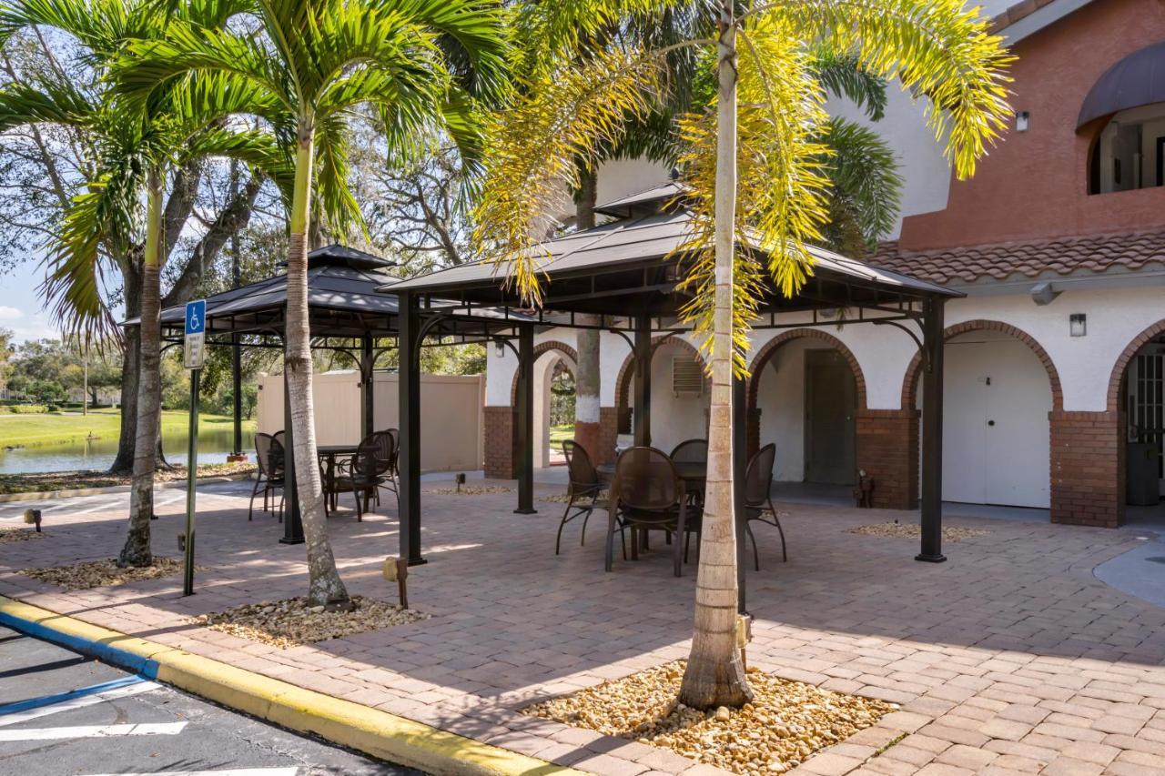 Clarion Pointe Tampa-Brandon Near Fairgrounds And Casino Hotel Mango Exterior photo
