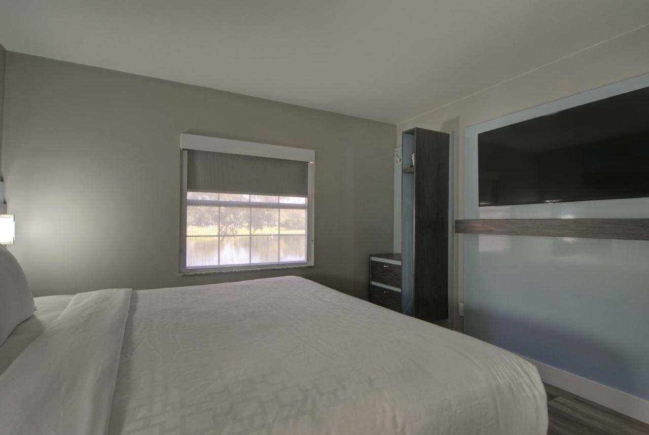 Clarion Pointe Tampa-Brandon Near Fairgrounds And Casino Hotel Mango Exterior photo