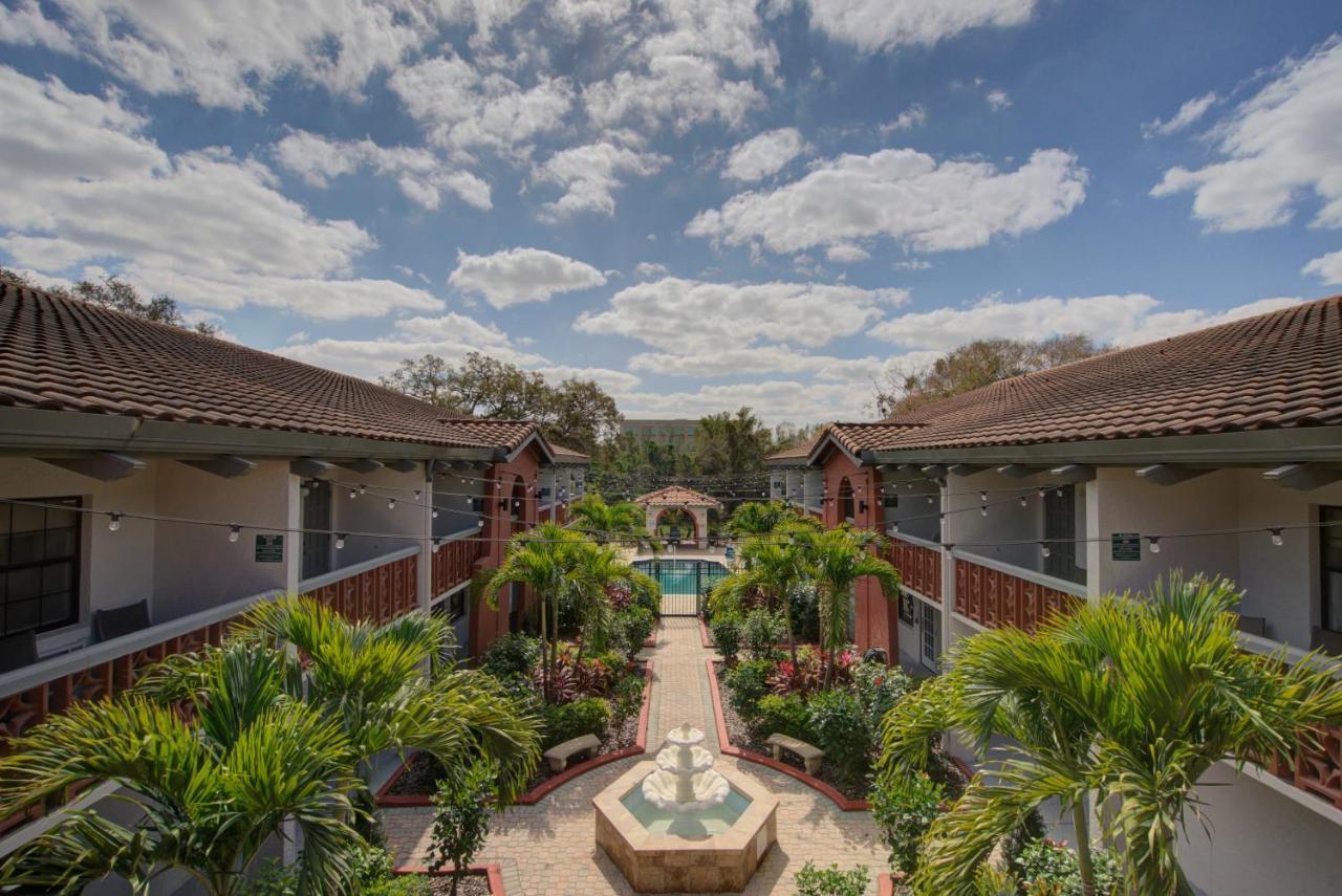 Clarion Pointe Tampa-Brandon Near Fairgrounds And Casino Hotel Mango Exterior photo