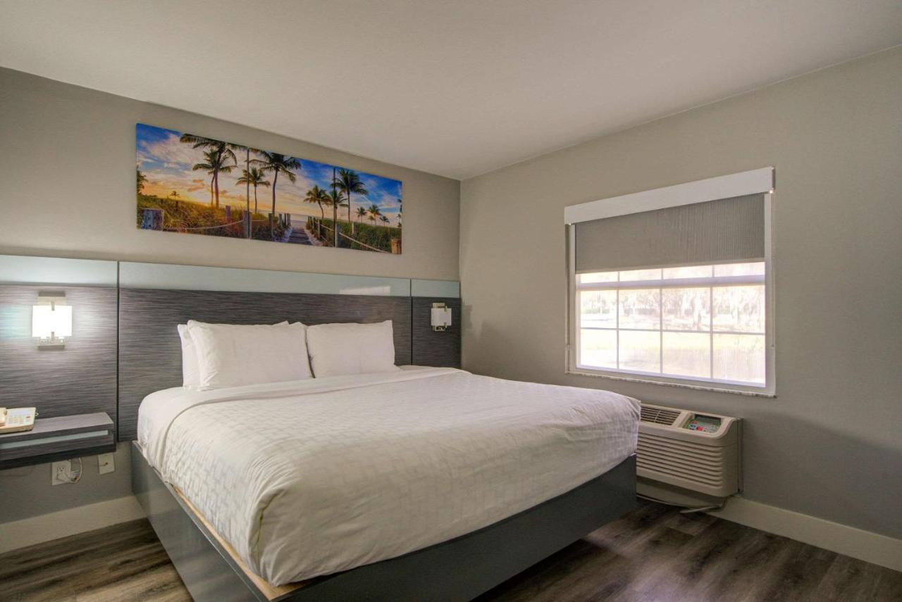 Clarion Pointe Tampa-Brandon Near Fairgrounds And Casino Hotel Mango Exterior photo