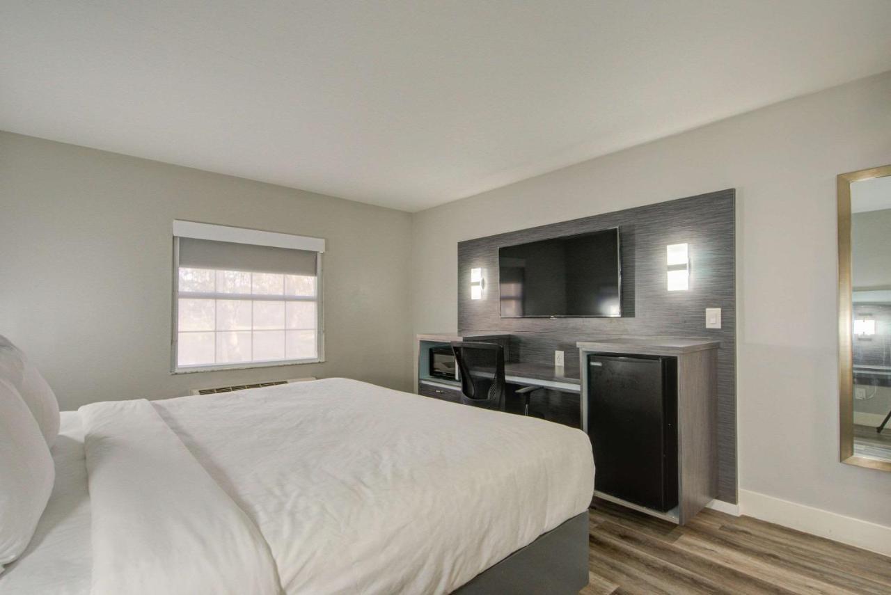 Clarion Pointe Tampa-Brandon Near Fairgrounds And Casino Hotel Mango Exterior photo