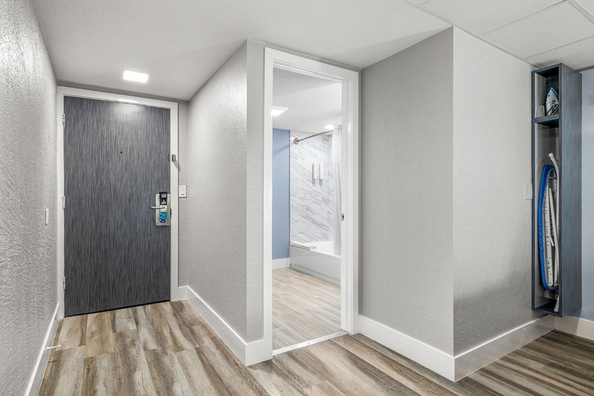 Clarion Pointe Tampa-Brandon Near Fairgrounds And Casino Hotel Mango Exterior photo